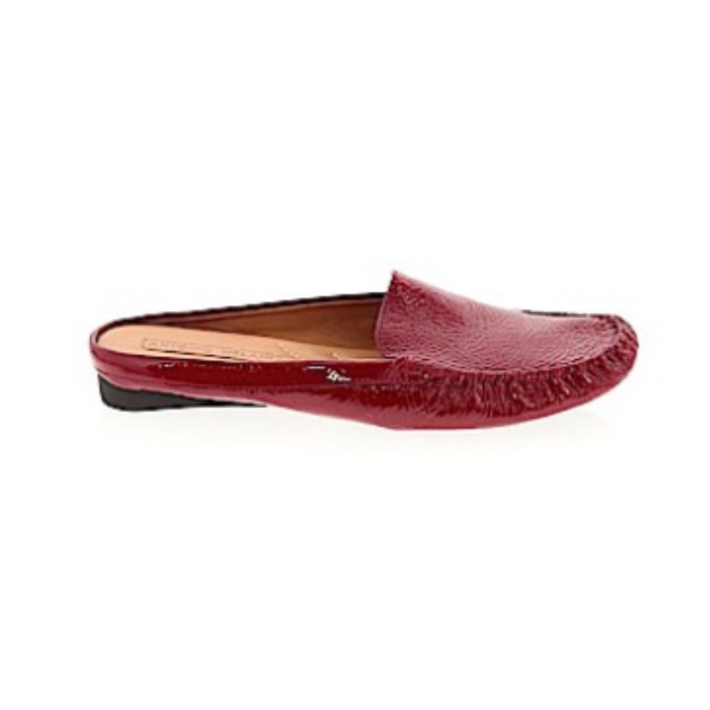 Antonio Melani Flats